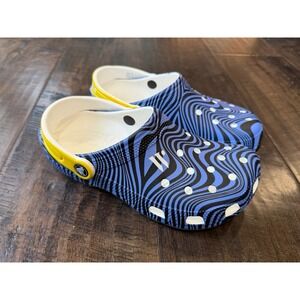 Crocs Classic Slip On Topographic Blue And Black M6/W8 EUC Outdoor Comfort